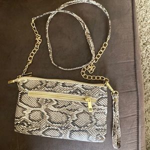 Klutch Crossbody bag